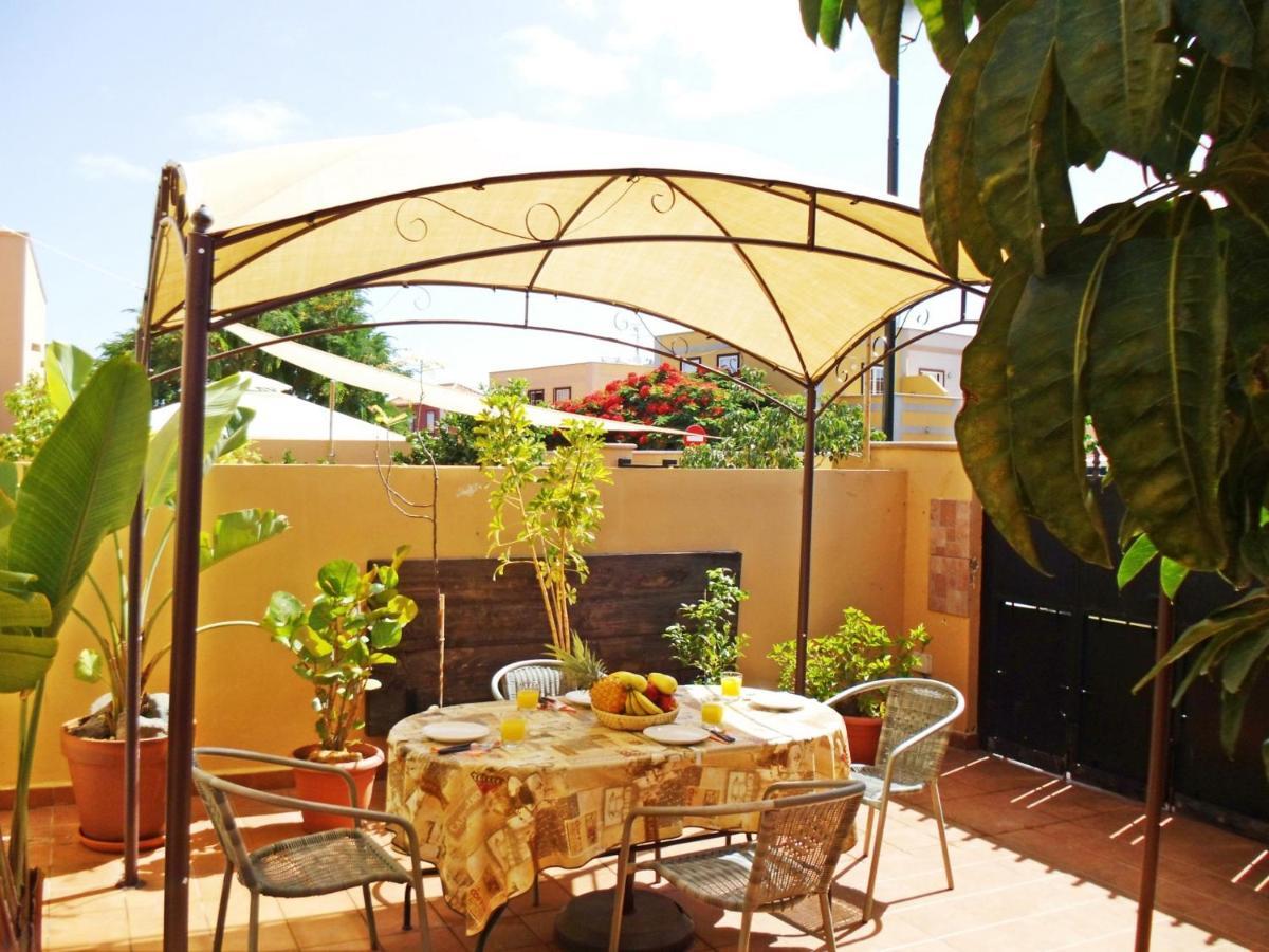Remarkable 2-Bed House In Arona Arona  Ngoại thất bức ảnh
