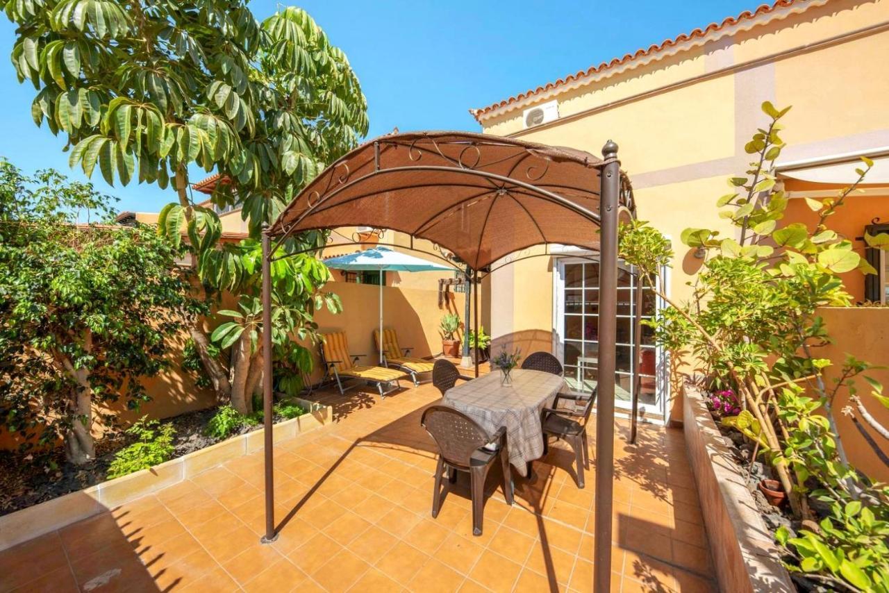 Remarkable 2-Bed House In Arona Arona  Ngoại thất bức ảnh